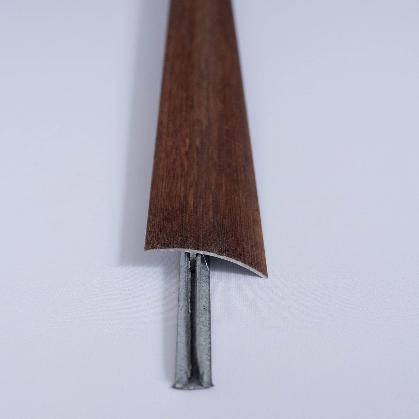 Perfil Redutor Laminado 8 mm Com Base Nogueira - 2100 mm Alumínio
