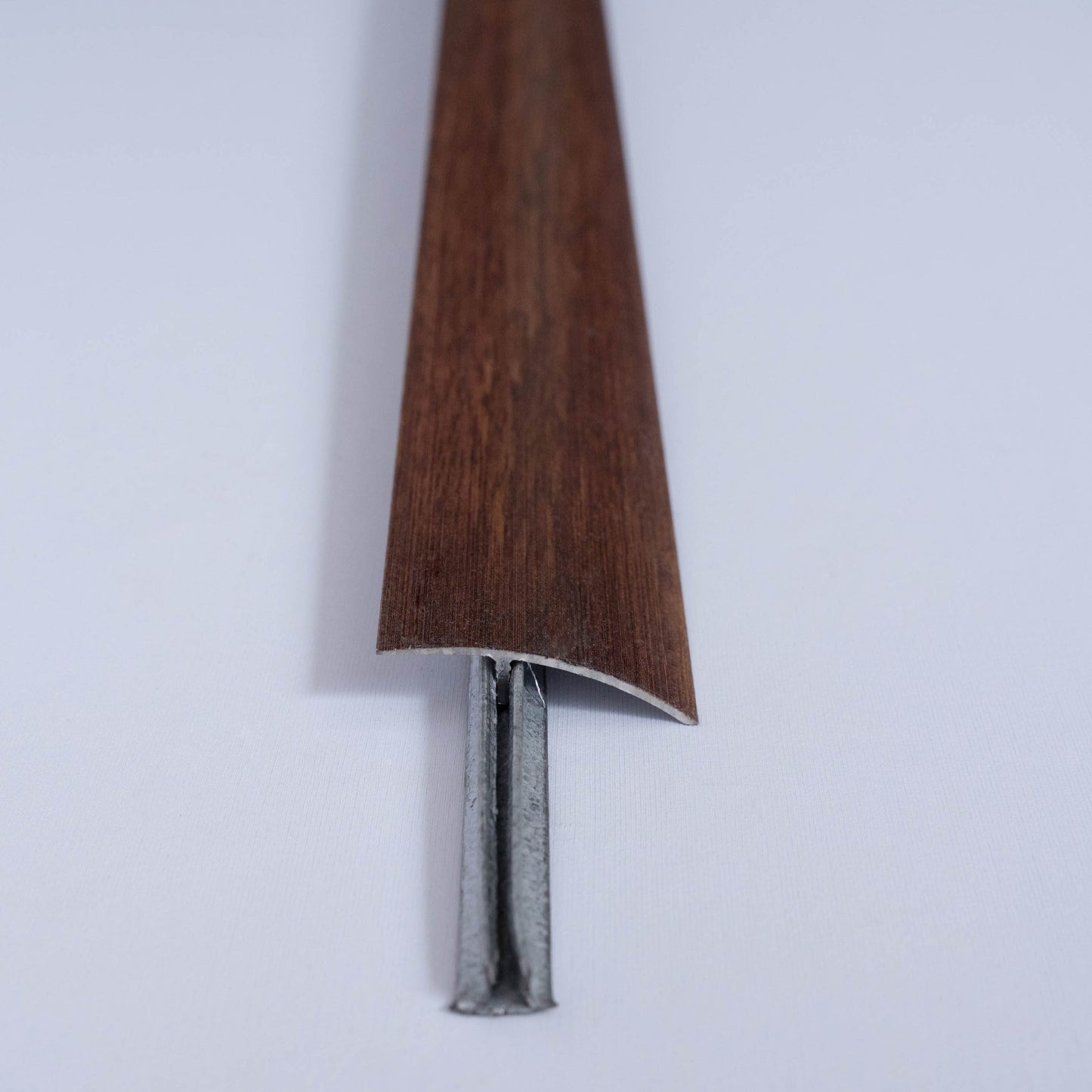 Perfil Redutor Laminado 8 mm Base Nogueira 2100 mm Alumínio